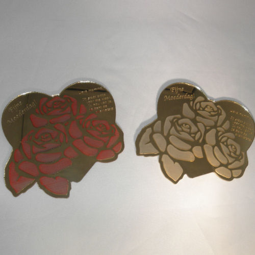 Hartvormige kaart met rozen